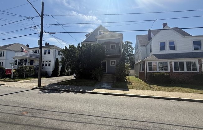 37 DOLPHIN AVE