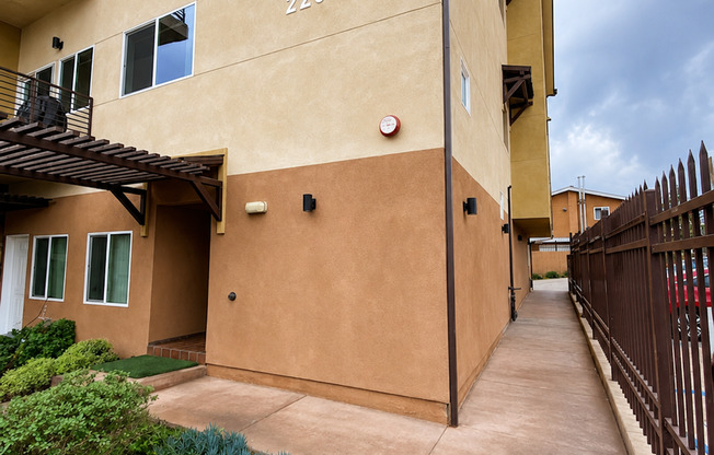 2266 W Dunlop Street 6