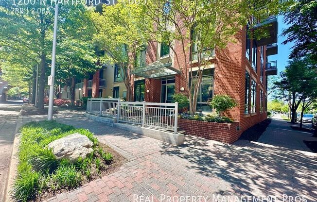 1200 N HARTFORD ST