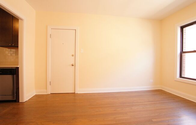 1 bed, 1 bath, 555 sqft, $1,895, Unit 2645-3E
