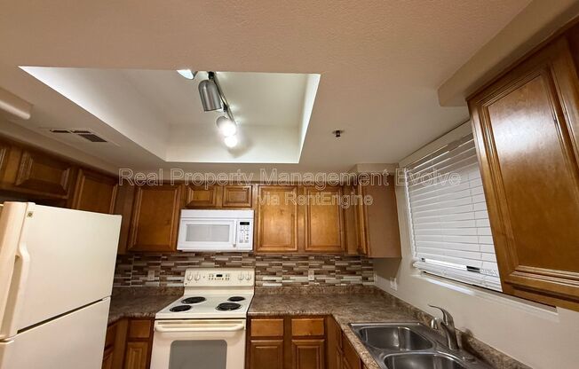 1 bed, 1 bath, 747 sqft, $1,165, Unit Unit 125