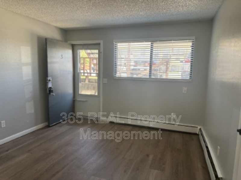 2515 W 27 ST
