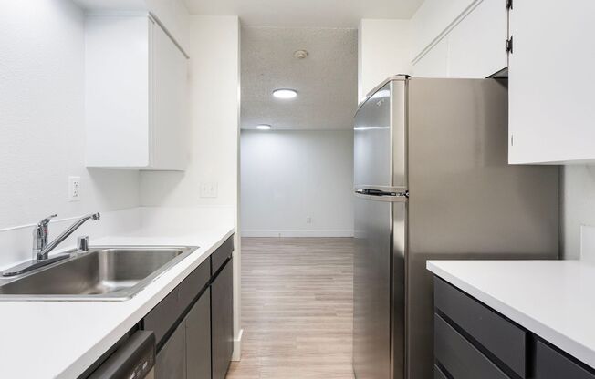 1 bed, 1 bath, 600 sqft, $1,295, Unit 44