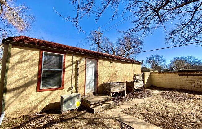 Cozy One Bedroom in Tech Terrace!