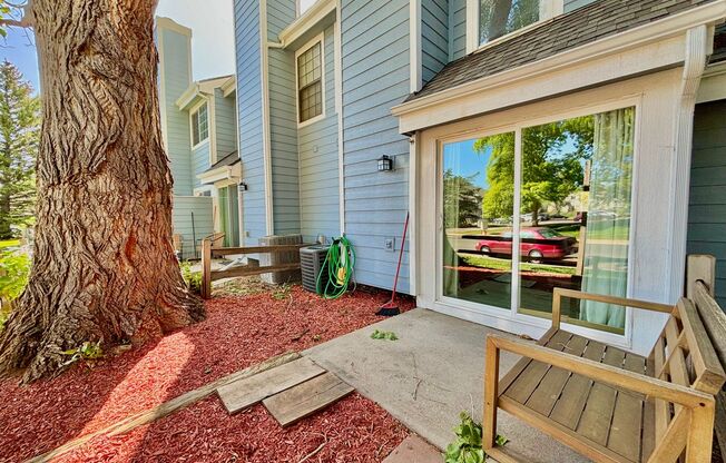 Charming 2 Bed 1.5 Bath Townhome in West Fort Collins!