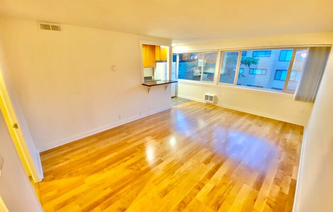 1 bed, 1 bath, 476 sqft, $1,695, Unit 406