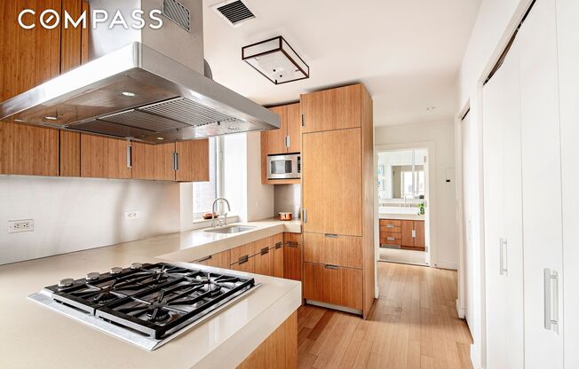 Studio, 1 bath, 600 sqft, $5,900, Unit 1021