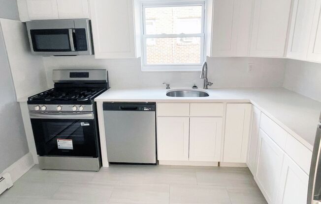 Stuyvesant Commons - Lyndhurst