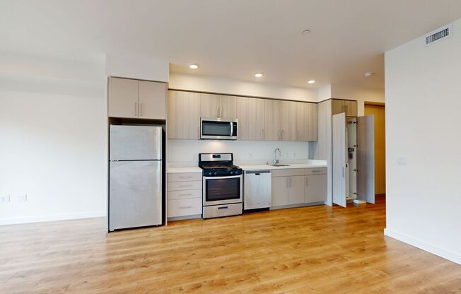 Studio, 1 bath, 460 sqft, $1,850, Unit 318