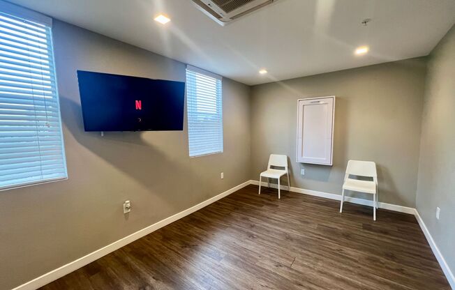 Studio, 1 bath, 313 sqft, $1,895, Unit 435-409