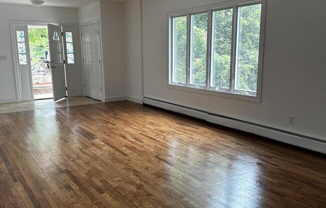 4 DUNBAR ST