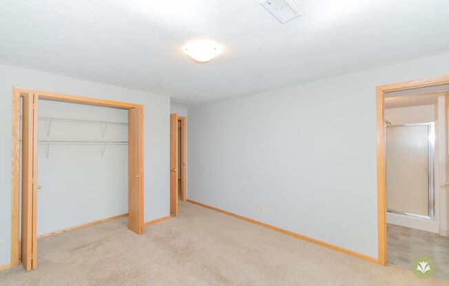 2 beds, 2.5 baths, 1,307 sqft, $1,870, Unit R-89