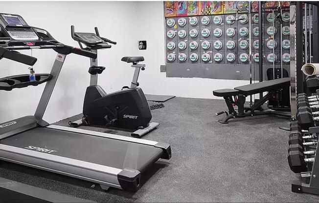 2 beds, 1 bath, $4,350, Unit 1C