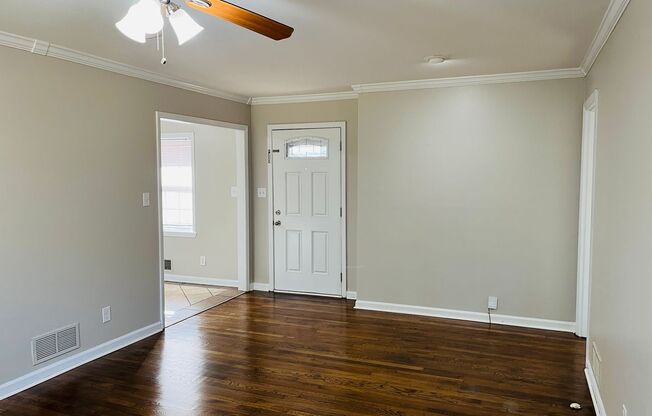 Beautifully renovated 3 bedroom 2 bathroom apartment in Lithia Springs! Must See!