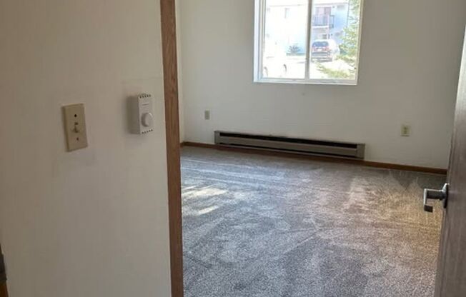 2 beds, 1 bath, 1,008 sqft, $1,175, Unit 629 - 14