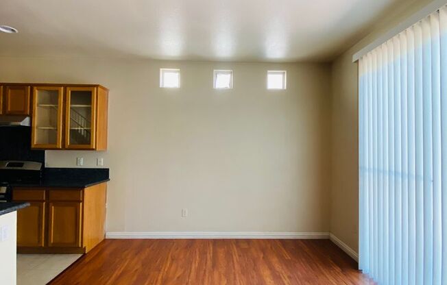 GATED COMMUNITY, BEAUTIFUL 2 STORY HOME! ONE BEDROOM DOWNSTAIRS, LAMINATE WOOD FLOORING THROUGHOUT HOME, CLOSE TO SHOPPING CENTERS! MUST SEE!! HOME TO BE PROFESSIONALLY CLEANED BEFORE MOVE IN.