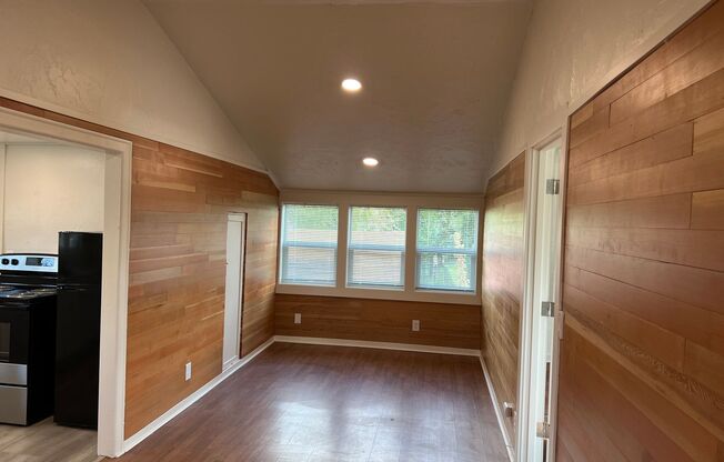 1 bed, 1 bath, $1,295