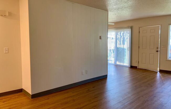 2 beds, 1 bath, 925 sqft, $1,600, Unit 16