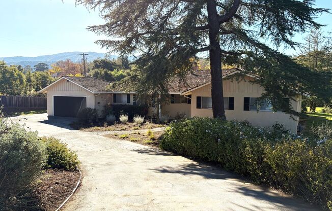 Charming Single-Family Home with Stunning Views in Los Altos Hills