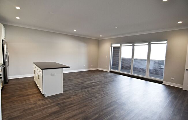4 beds, 2.5 baths, 1,500 sqft, $4,900, Unit 927-104