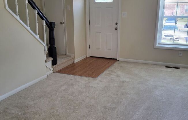 RARE 3-Bed Townhome in Fox Ridge Manor!