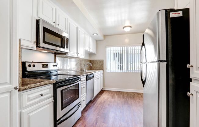 1319 Berkeley St in Santa Monica - large apartments, feels like a condo!