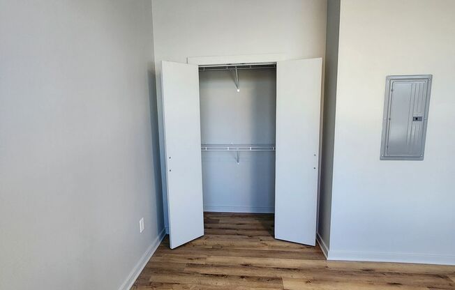 Studio, 1 bath, 431 sqft, $995, Unit Unit 200