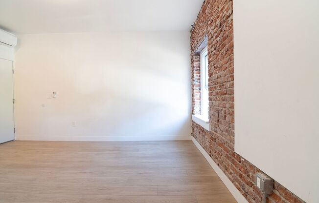 Studio, 1 bath, 223 sqft, $2,180, Unit 301