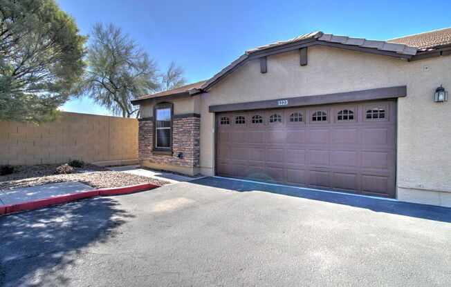 3 beds, 2 baths, 1,248 sqft, $2,400, Unit 1223