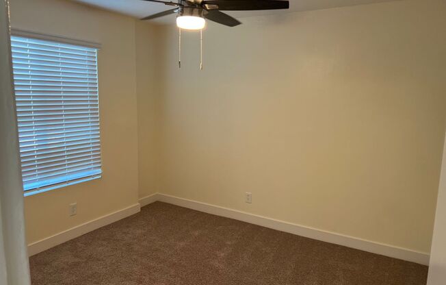 2 beds, 1 bath, 800 sqft, $2,695, Unit 01