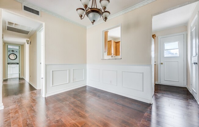 5833 Sandhurst Lane