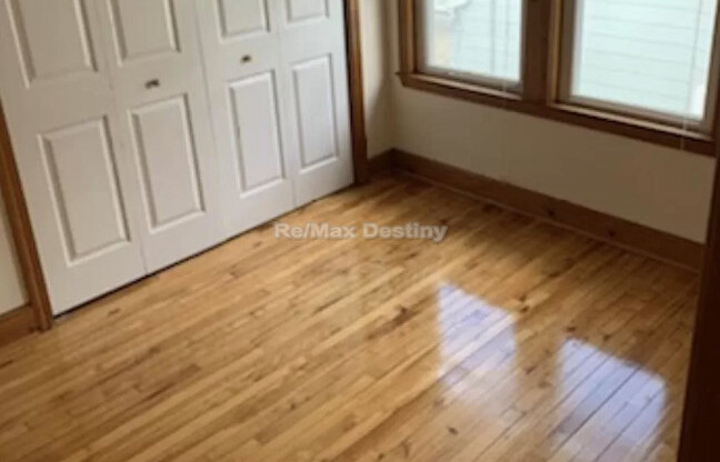 106 FREDERICK AVE