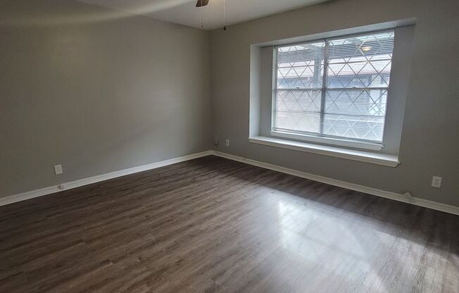 1309 E 21