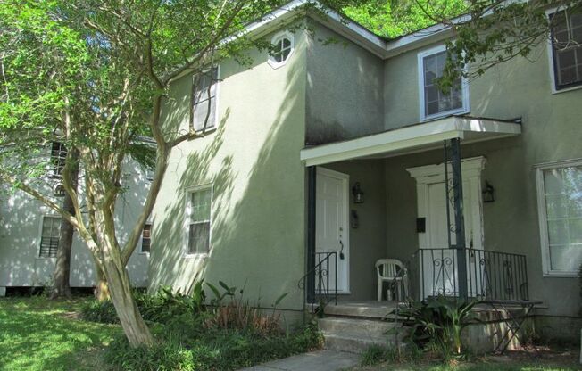 Fantastic 1/2 of Duplex in Desirable Garden District