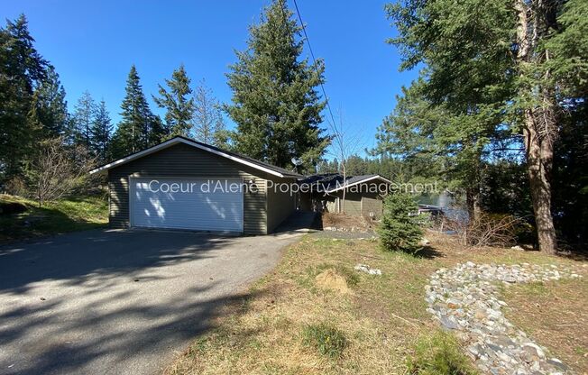 2+ bed, 2 bath house on the Spokane River!