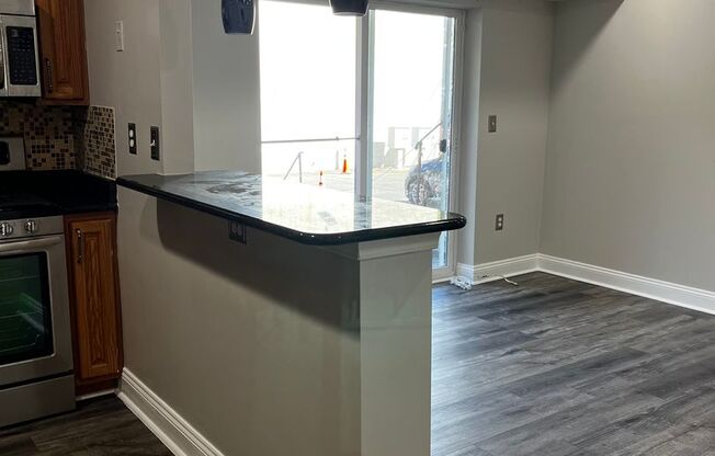 Renovated 2-Bedroom Apartment!!