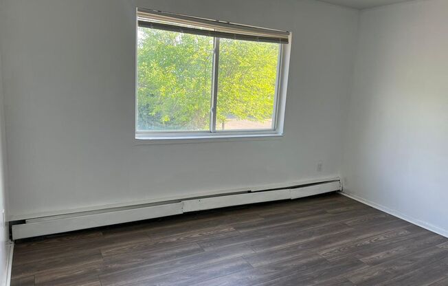 2 beds, 1 bath, 800 sqft, $950, Unit 208