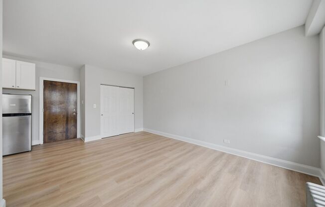 Studio, 1 bath, 343 sqft, $1,695, Unit 402