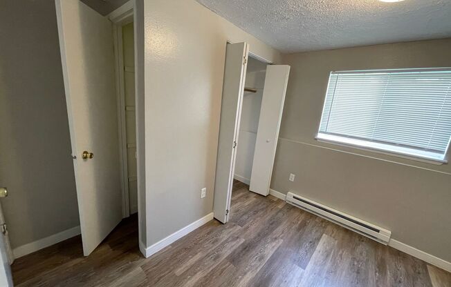 2 beds, 1 bath, 780 sqft, $1,195, Unit 43