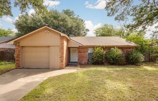 JULY 2025 PRE-LEASE!!  Great 3 Bedroom 2 Bath Home in Bryan