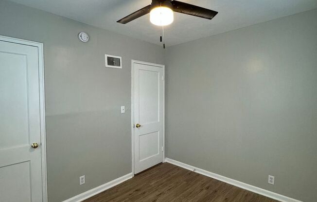 2 beds, 1 bath, $1,250