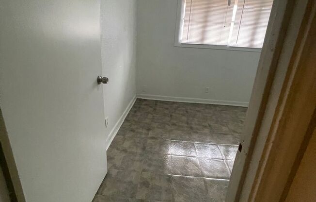 8122 Autumn Ln