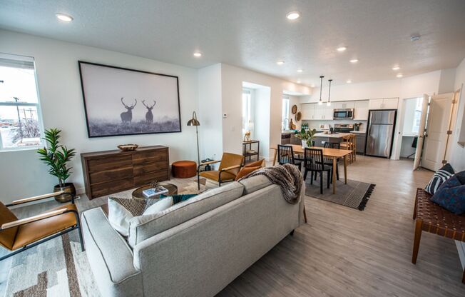 3 beds, 2.5 baths, 1,619 sqft, $1,945, Unit 565