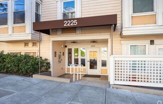 Beautiful 1BRs+1BA Condo with al parking spot in Potrero Hill.