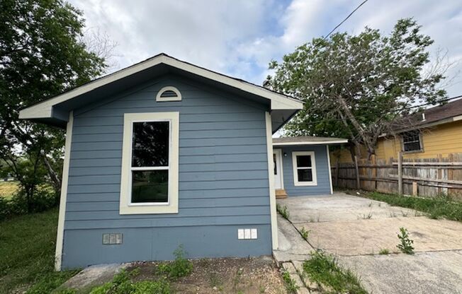 Move in June 10th 2025!! Beautiful  3 bedroom 2 bath
