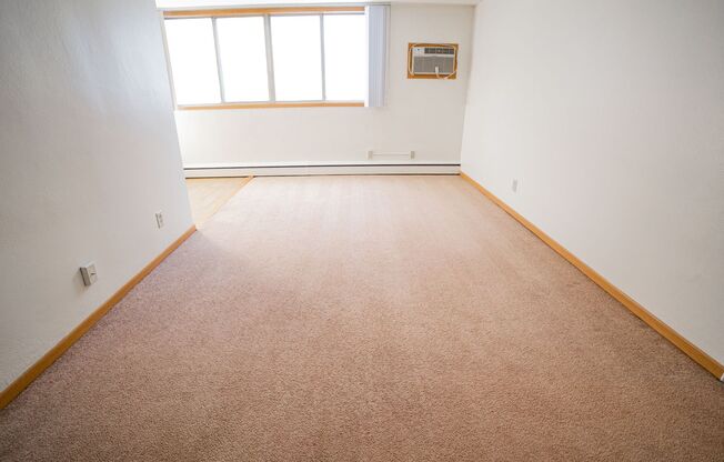 2 beds, 1 bath, 900 sqft, $1,295, Unit 4430-101