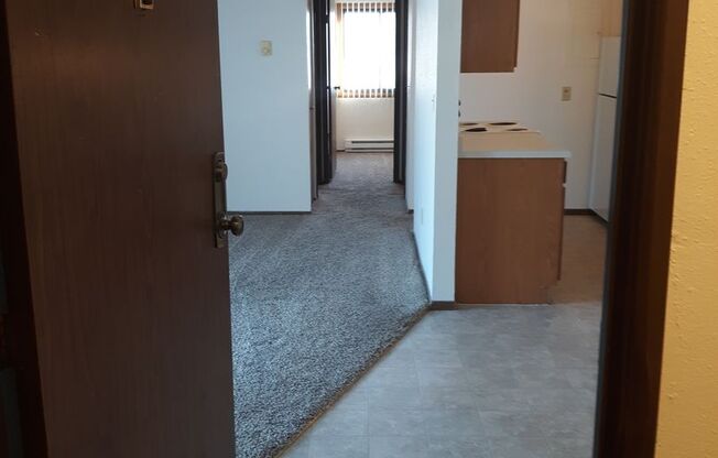 2 beds, 1 bath, 650 sqft, $720, Unit 817-17