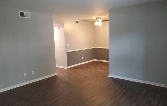 2 beds, 1.5 baths, 935 sqft, $910, Unit 7802-203