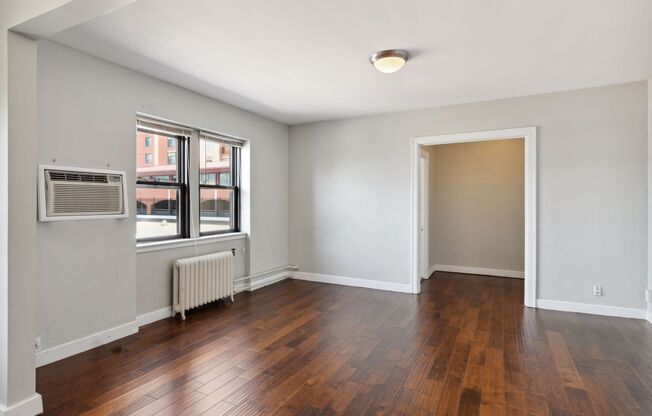 Studio, 1 bath, 442 sqft, $899, Unit Unit 214