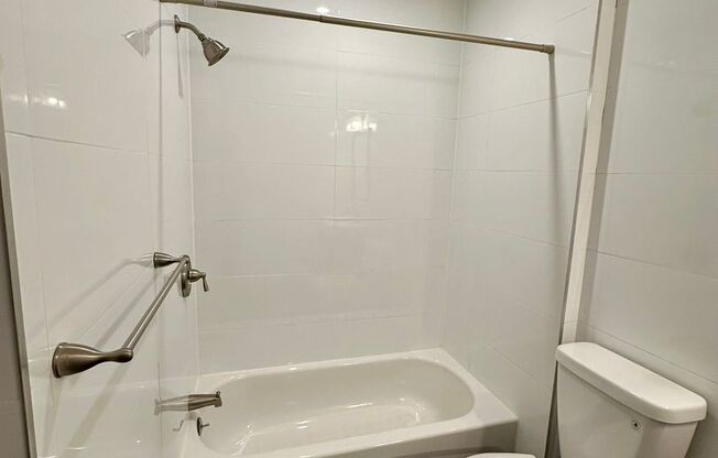 2 beds, 2 baths, 900 sqft, $2,050, Unit 3D